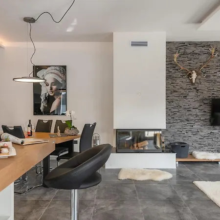 Holiday home Stunning In With Kitchen Peroj
